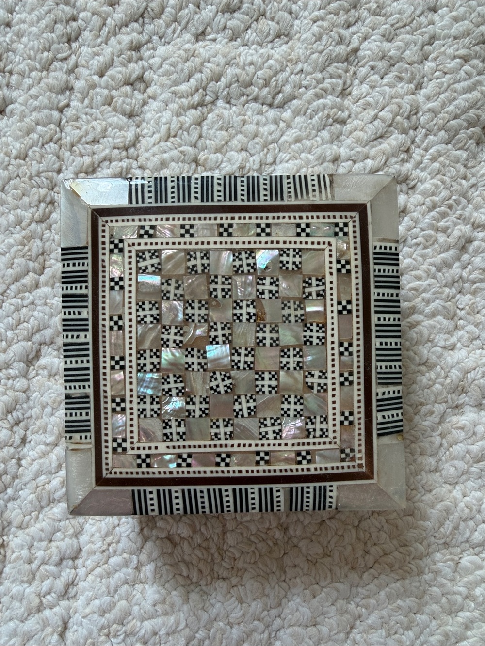 Decorative Mother-of-Pearl Inlay Jewelry Box - Cream & Black